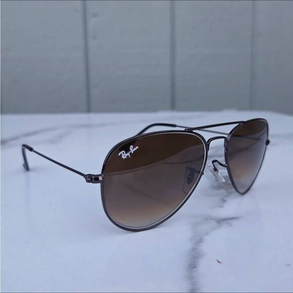 Ray-Ban Aviator Gunmetal and Light Brown Rainbow Gradient Sunglasses. RB3025 - Picture 4 of 9